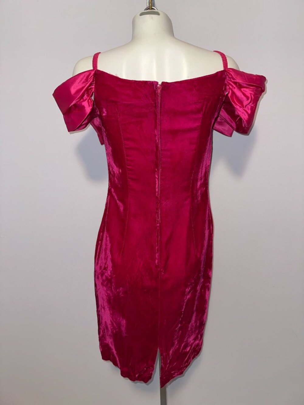Vintage 1980s Roberta Hot Pink Velvet Satin Giant Bow Prom Party Dress Size 7/8 - Picture 6 of 6